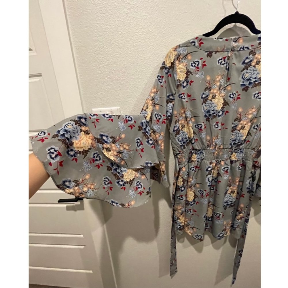 HUMMINGBIRD Floral Surplice Bell Sleeve Romper - Picture 6 of 9
